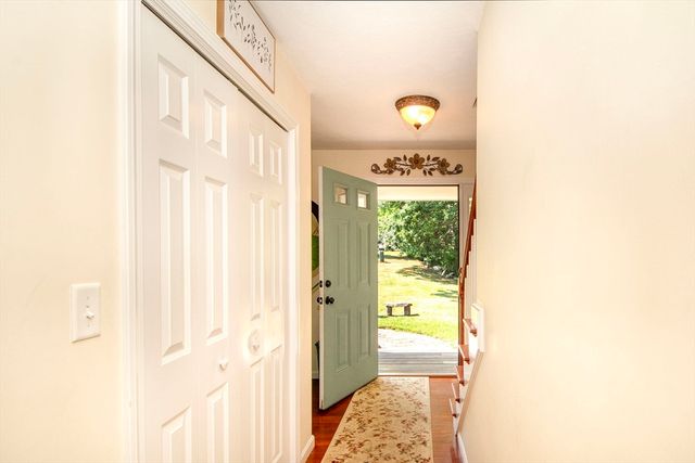 15 Hillside Lane, Bridgewater, MA 02324