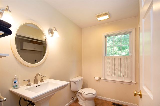 15 Hillside Lane, Bridgewater, MA 02324