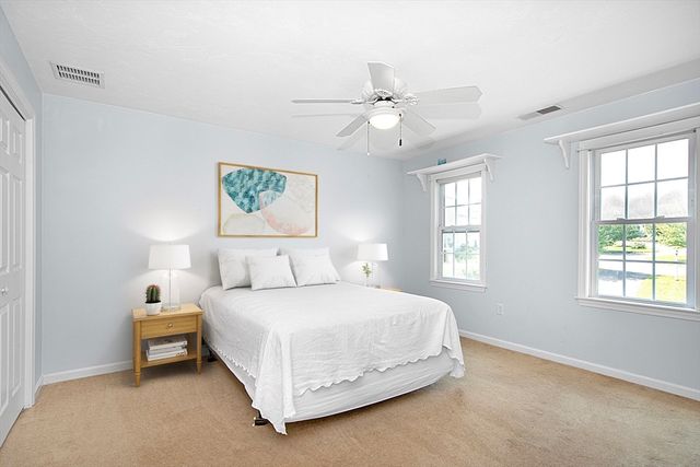15 Hillside Lane, Bridgewater, MA 02324