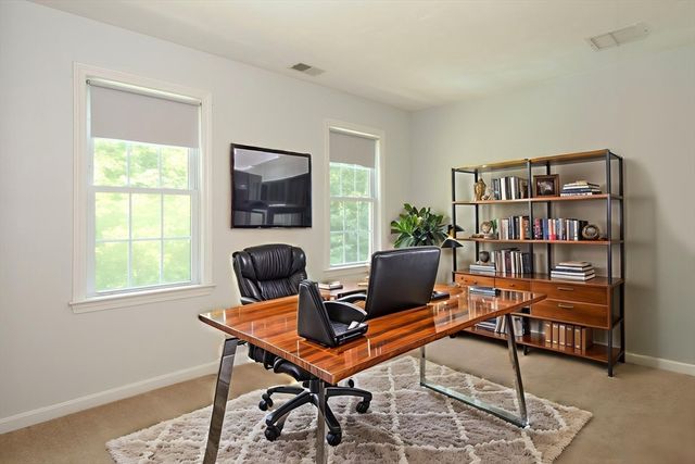 15 Hillside Lane, Bridgewater, MA 02324