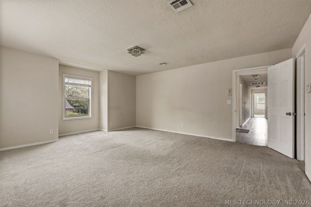 7547 S Urbana Avenue, Tulsa, OK 74136