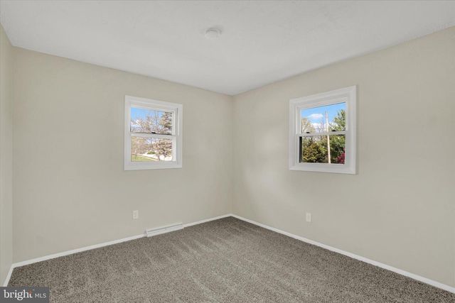 2700 THORNBRIDGE RD E, York, PA 17408