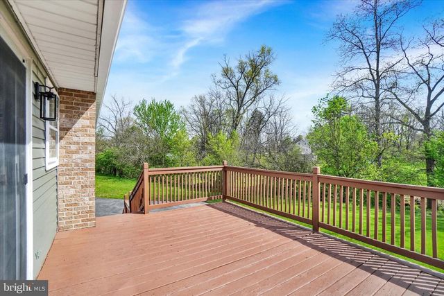 2700 THORNBRIDGE RD E, York, PA 17408