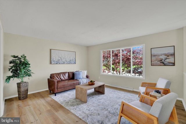 2700 THORNBRIDGE RD E, York, PA 17408