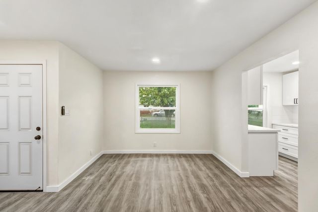 1067 Laurel Ave, Olivehurst, CA 95961