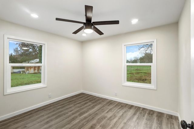 1067 Laurel Ave, Olivehurst, CA 95961