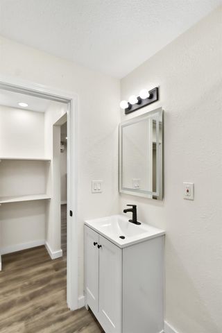 1067 Laurel Ave, Olivehurst, CA 95961