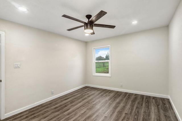 1067 Laurel Ave, Olivehurst, CA 95961