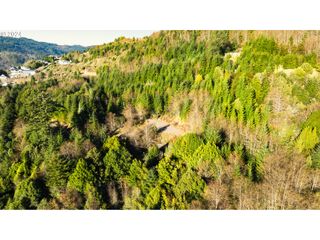 16888 CROWN TERRACE Rd, Brookings, OR 97415