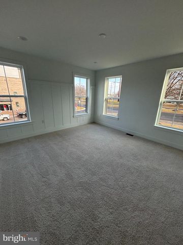 4841 BAUHAUS SQ, Chantilly, VA 20151