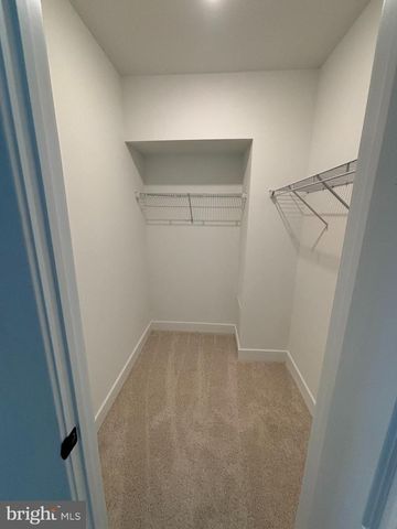 4841 BAUHAUS SQ, Chantilly, VA 20151