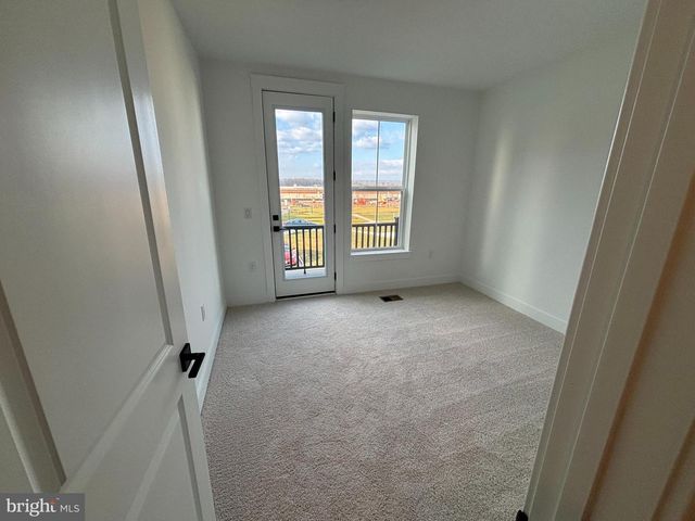 4841 BAUHAUS SQ, Chantilly, VA 20151