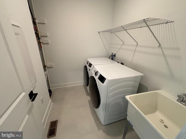 4841 BAUHAUS SQ, Chantilly, VA 20151