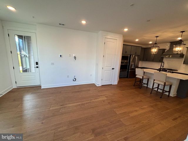 4841 BAUHAUS SQ, Chantilly, VA 20151