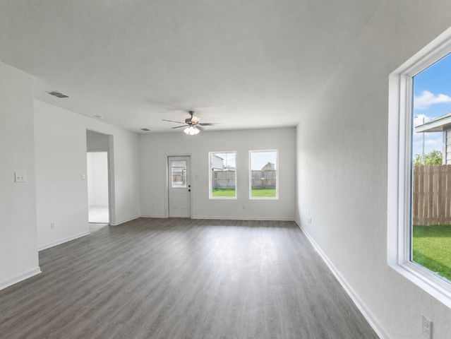11130 Hollinger, Converse, TX 78109