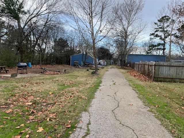 5615 Vz County Road 1222, Grand Saline, TX 75140