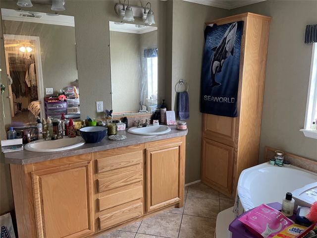 5615 Vz County Road 1222, Grand Saline, TX 75140