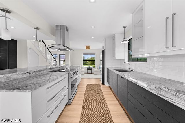 1854 Ibis LN, Sanibel, FL 33957