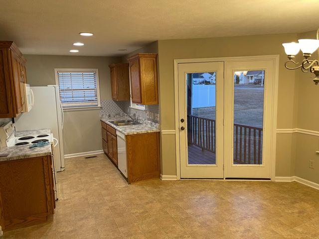 1604 Baucom Dr, Columbia, TN 38401