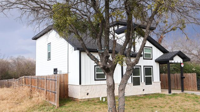 1908 Amanda Avenue, Fort Worth, TX 76105