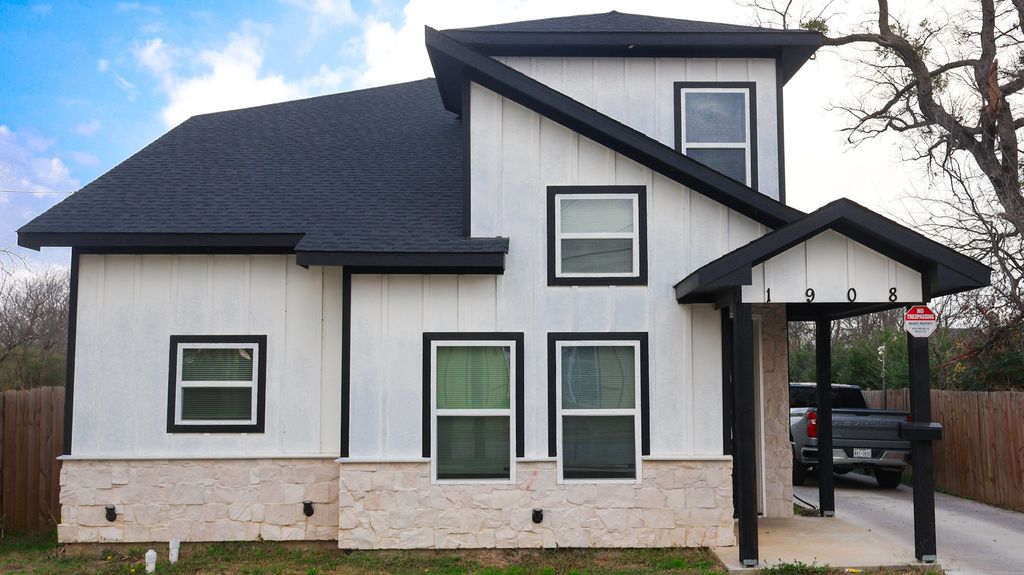 1908 Amanda Avenue, Fort Worth, TX 76105