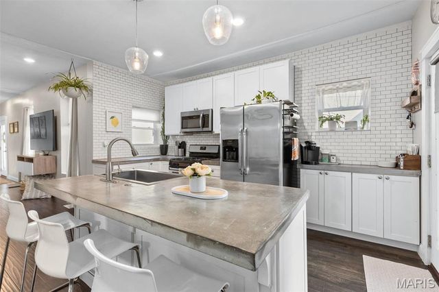 5510 Botanical Avenue, St Louis, MO 63110