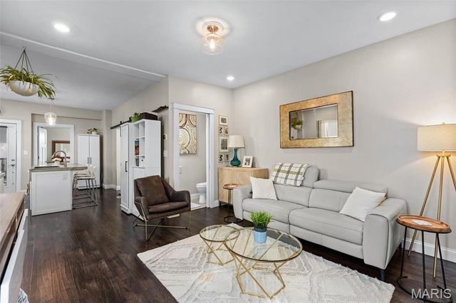 5510 Botanical Avenue, St Louis, MO 63110