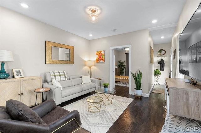 5510 Botanical Avenue, St Louis, MO 63110