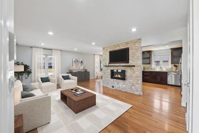 604 S Edward Street, Mount Prospect, IL 60056