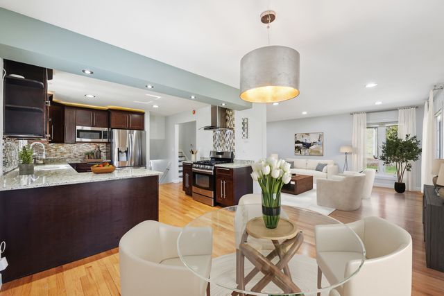 604 S Edward Street, Mount Prospect, IL 60056