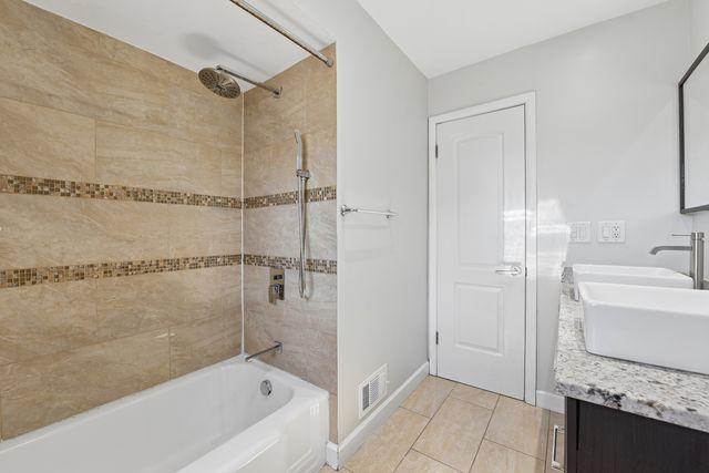 604 S Edward Street, Mount Prospect, IL 60056