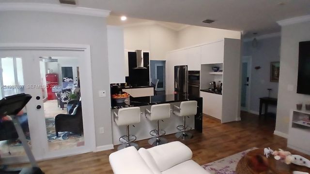 6421 SW 56th St, South Miami, FL 33155