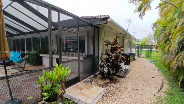 6421 SW 56th St, South Miami, FL 33155