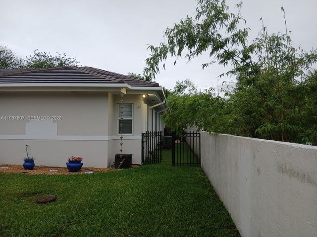 6421 SW 56th St, South Miami, FL 33155