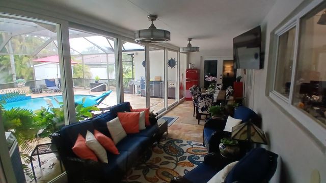 6421 SW 56th St, South Miami, FL 33155