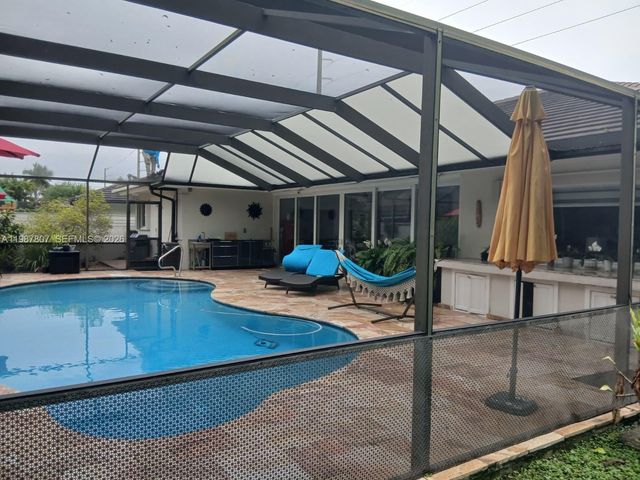 6421 SW 56th St, South Miami, FL 33155