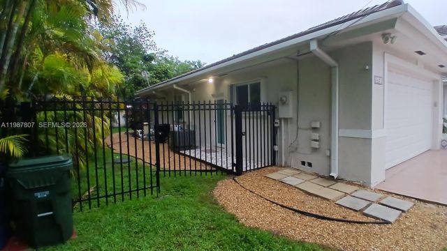 6421 SW 56th St, South Miami, FL 33155