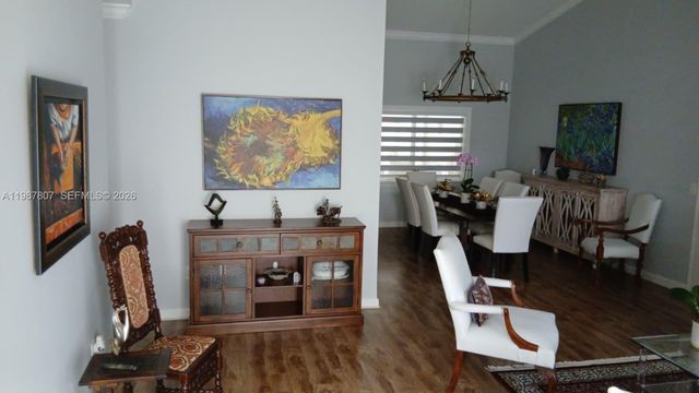 6421 SW 56th St, South Miami, FL 33155