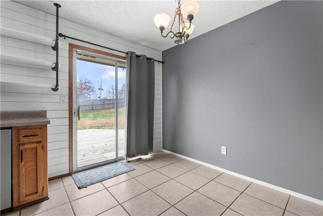 626 SE Fox Run Court, Blue Springs, MO 64014