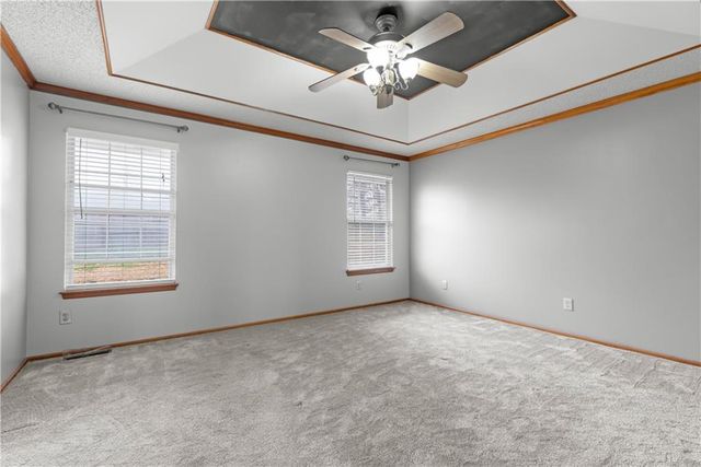 626 SE Fox Run Court, Blue Springs, MO 64014