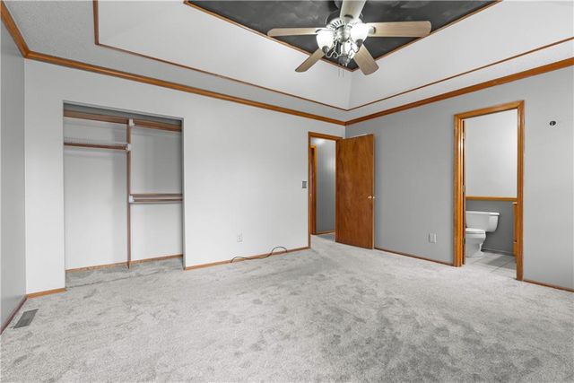 626 SE Fox Run Court, Blue Springs, MO 64014