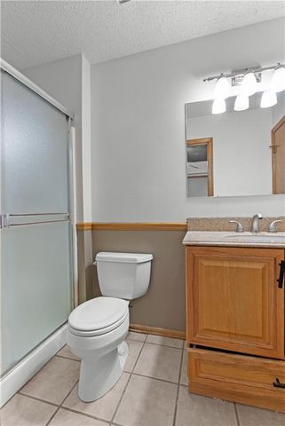 626 SE Fox Run Court, Blue Springs, MO 64014