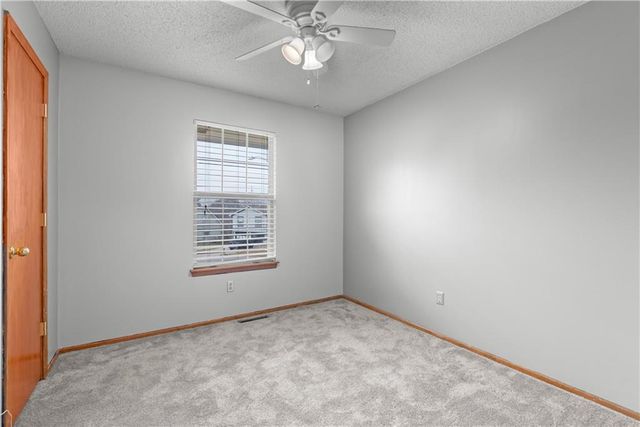 626 SE Fox Run Court, Blue Springs, MO 64014