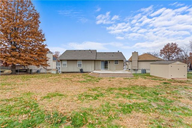 626 SE Fox Run Court, Blue Springs, MO 64014