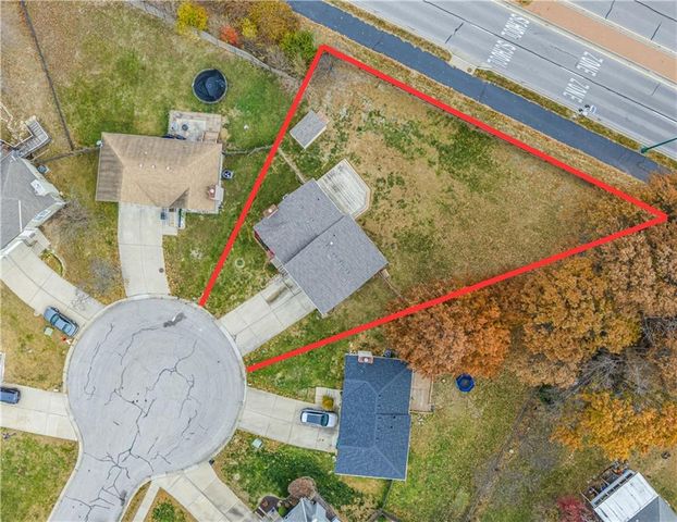 626 SE Fox Run Court, Blue Springs, MO 64014