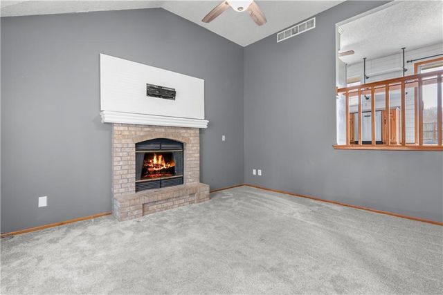 626 SE Fox Run Court, Blue Springs, MO 64014