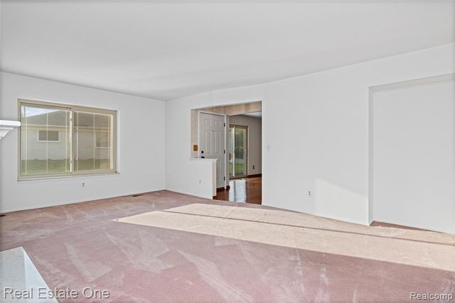 20640 Palm Meadow Drive, Clinton Township, MI 48036