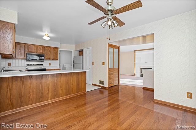20640 Palm Meadow Drive, Clinton Township, MI 48036