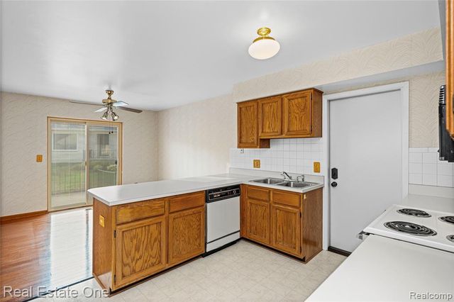 20640 Palm Meadow Drive, Clinton Township, MI 48036