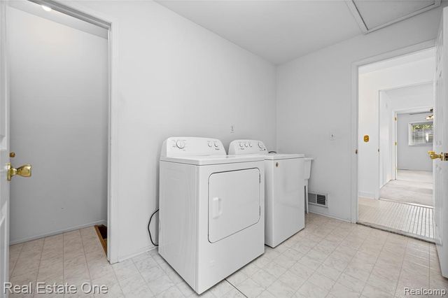 20640 Palm Meadow Drive, Clinton Township, MI 48036